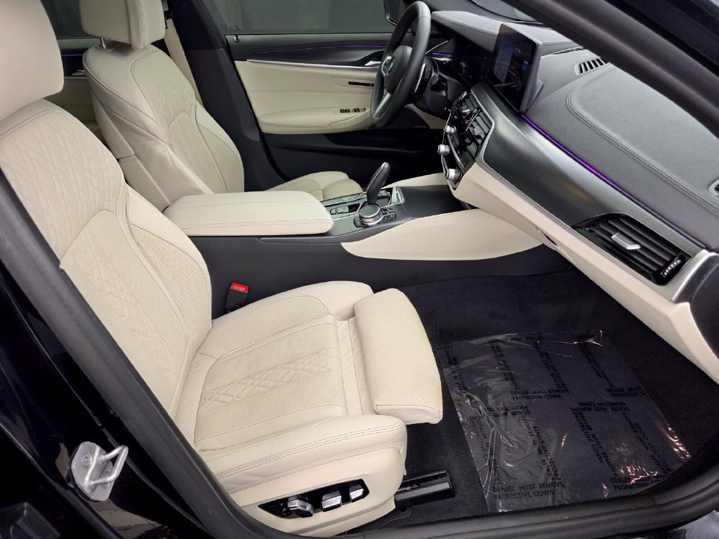 Used 2021 BMW M550i xDrive w/ Premium Package AWD/4WD image 29