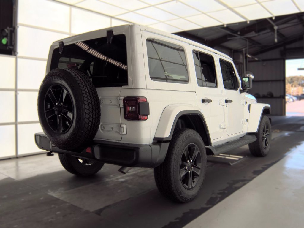 Used 2022 Jeep Wrangler Unlimited Sahara AWD/4WD image 2