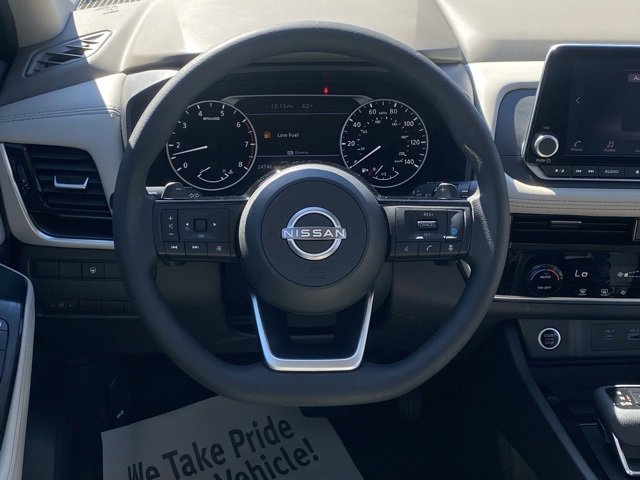 Used 2023 Nissan Rogue SV image 36