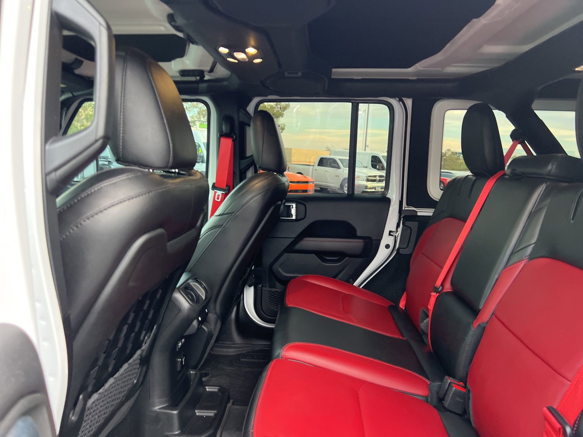 Used 2023 Jeep Wrangler Unlimited Rubicon 4xe image 27