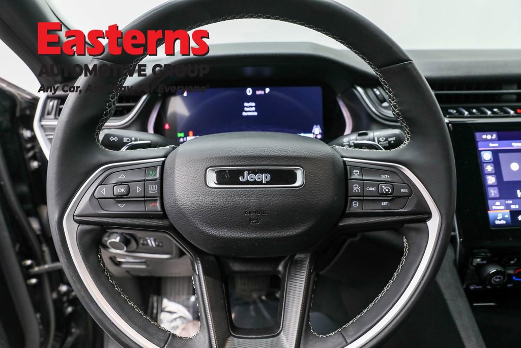 Used 2023 Jeep Grand Cherokee L Laredo image 10