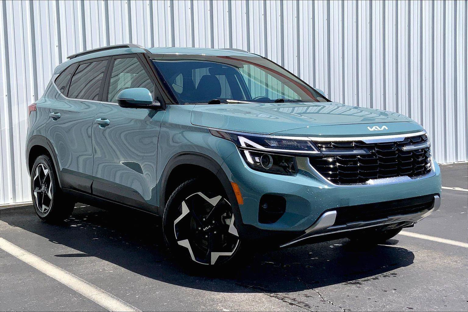 Used 2024 Kia Seltos EX AWD/4WD image 32