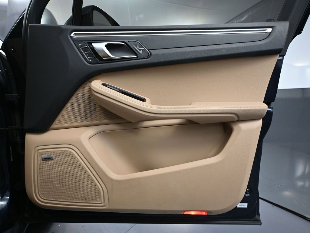 Used 2022 Porsche Macan Base image 49
