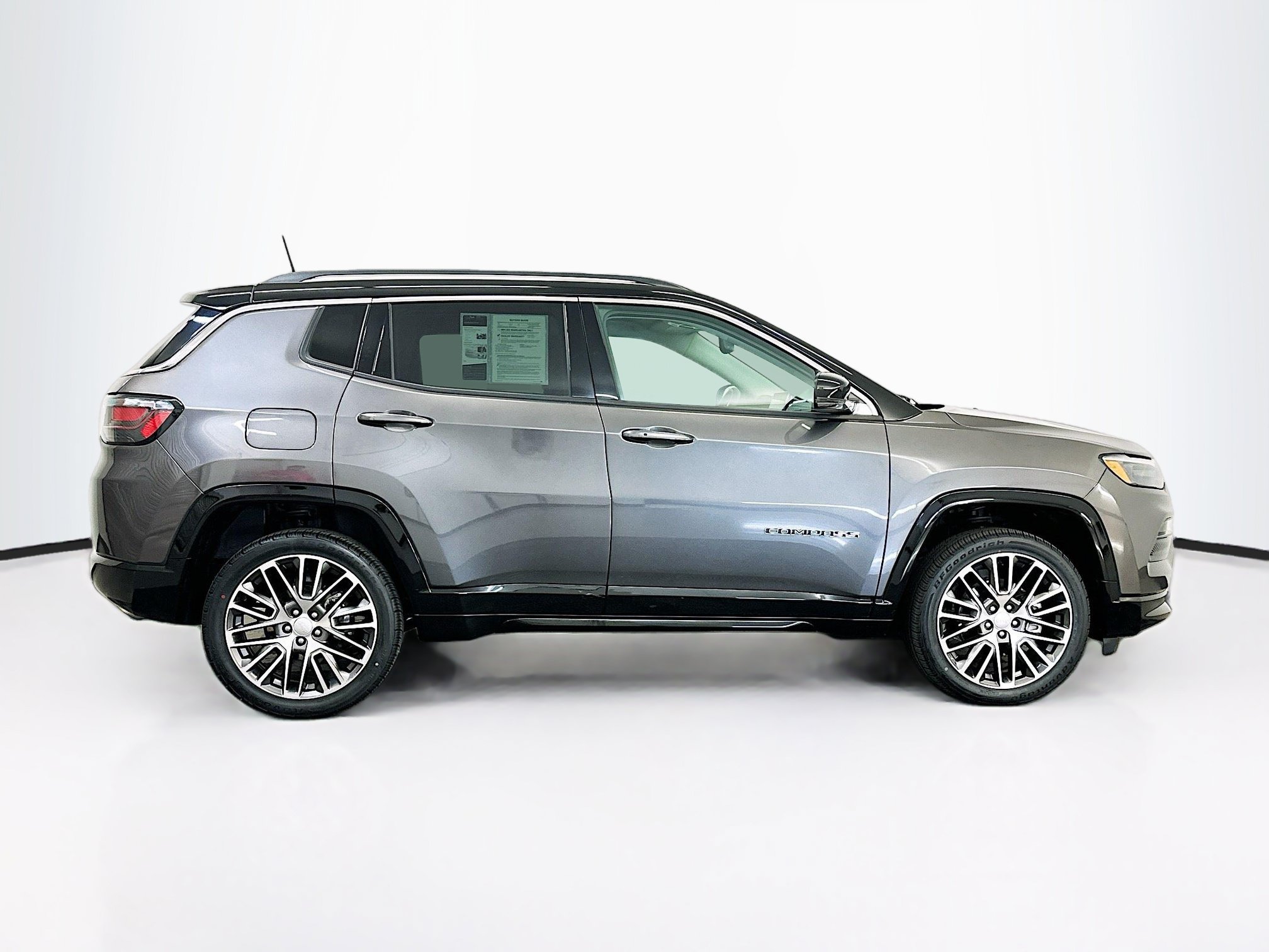 Used 2022 Jeep Compass Limited w/ Elite Group AWD/4WD image 10