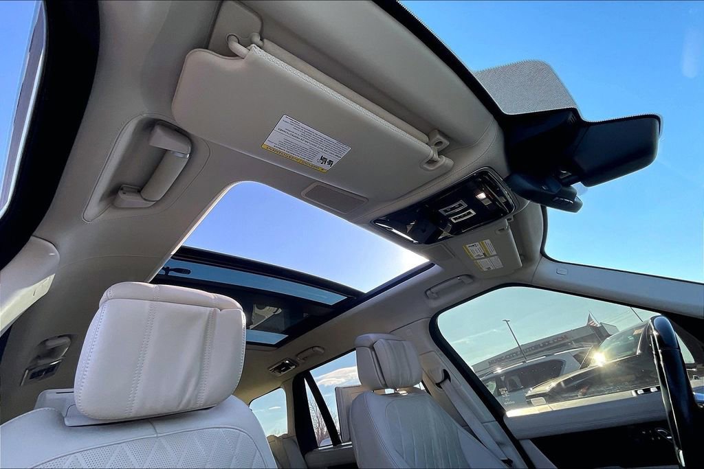 Used 2021 Land Rover Range Rover SV Autobiography Dynamic image 29