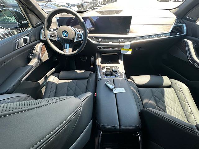 New 2026 BMW X5 xDrive50e w/ M Sport Package AWD/4WD image 6