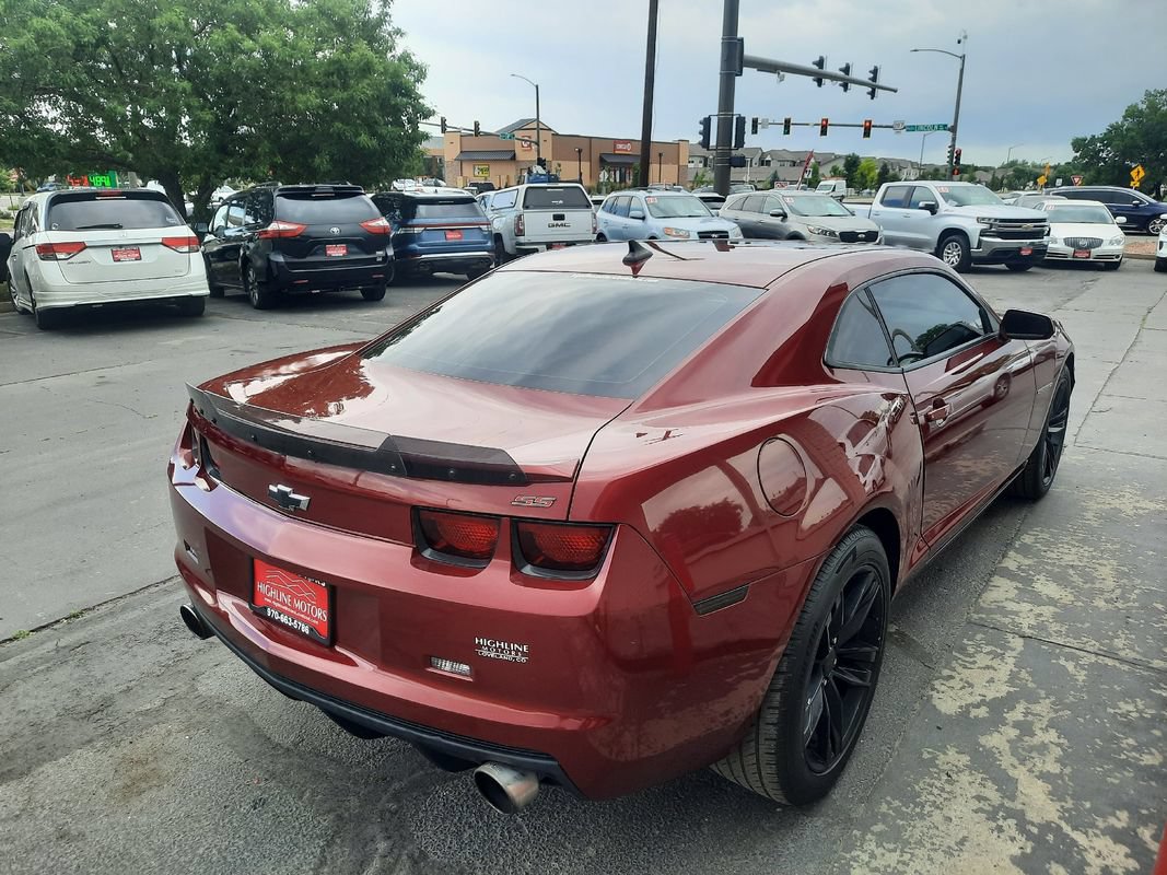 Used 2010 Chevrolet Camaro SS w/ RS Package RWD image 4