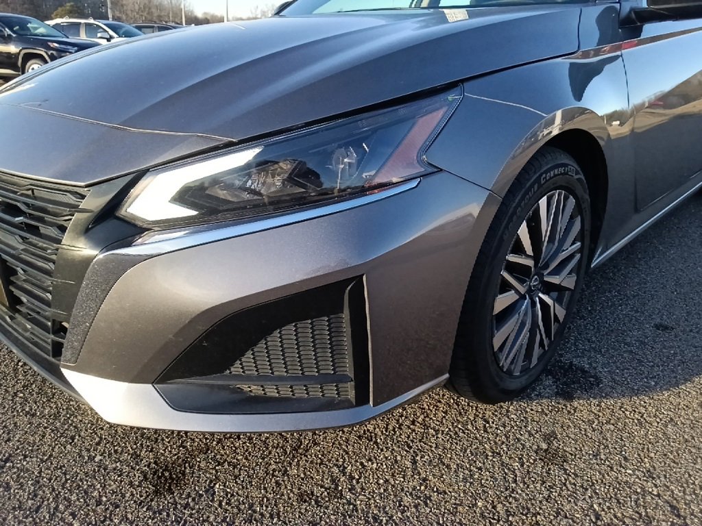 Used 2024 Nissan Altima 2.5 SV image 9