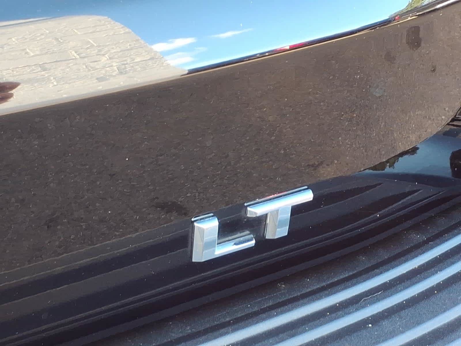 Used 2023 Chevrolet Suburban LT AWD/4WD image 18