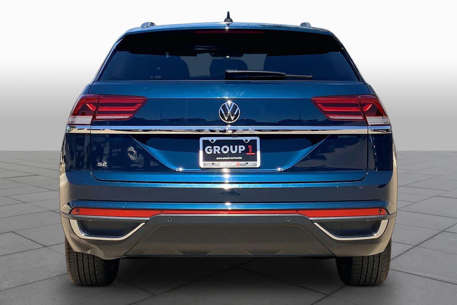 Used 2023 Volkswagen Atlas Cross Sport SE w/ Panoramic Sunroof Package FWD image 5