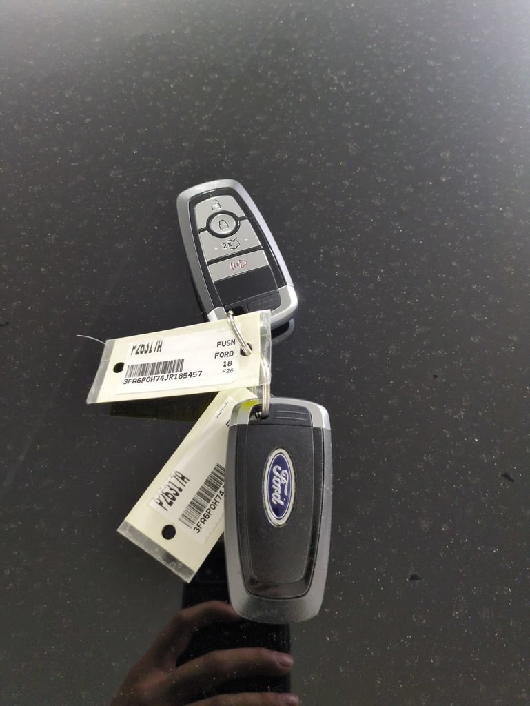 Used 2018 Ford Fusion SE w/ Fusion SE Technology Package FWD image 29