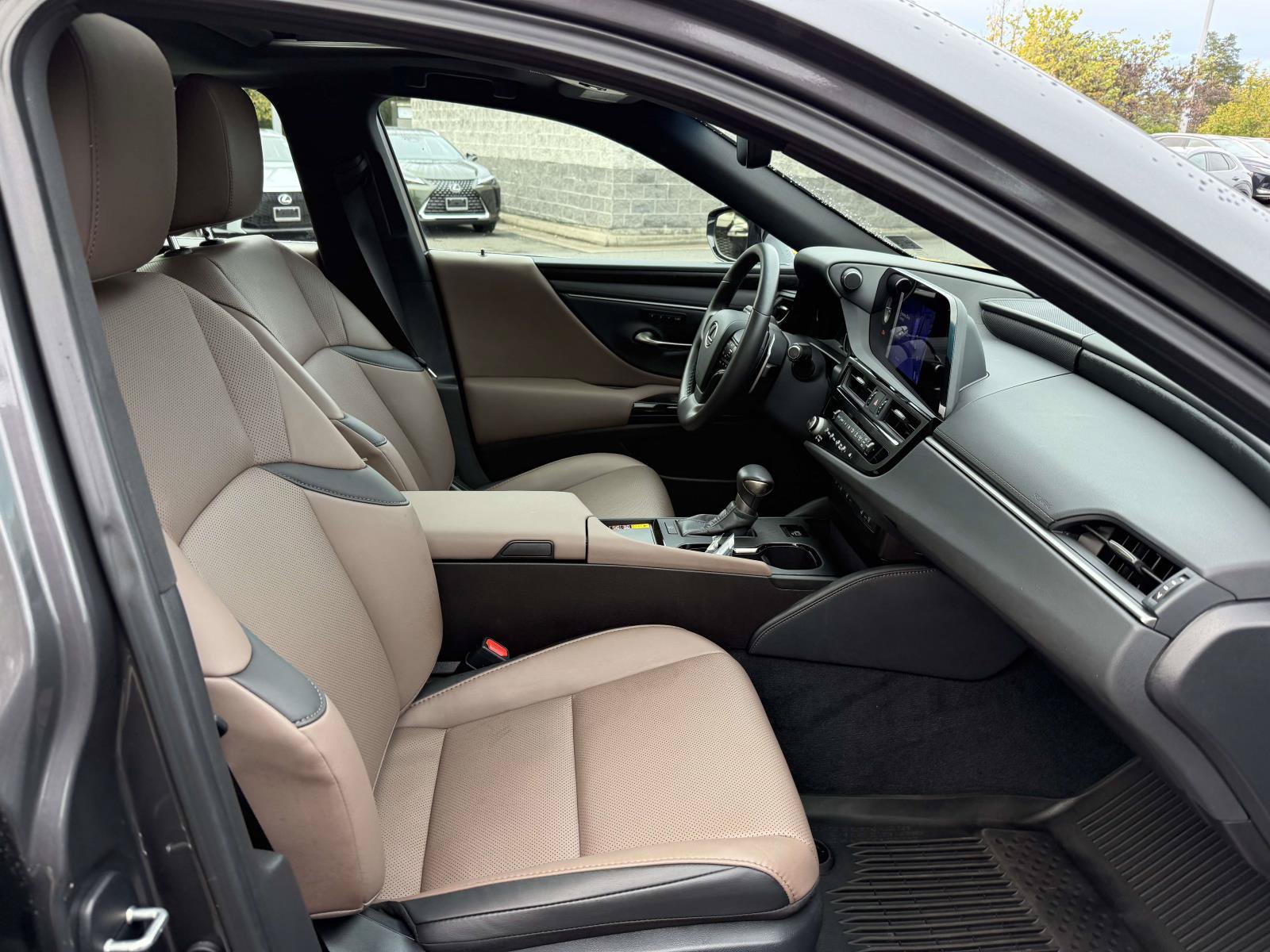 Used 2025 Lexus ES 350 w/ Premium Package FWD image 14