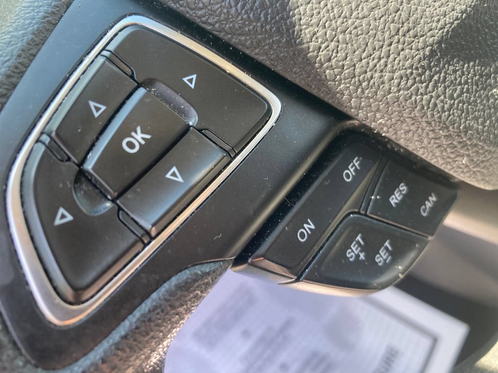 Used 2017 Ford Escape SE w/ Equipment Group 201A AWD/4WD image 39