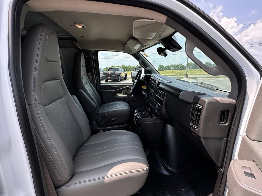 New 2026 GMC Savana 2500 w/ Driver Convenience Package RWD image 11