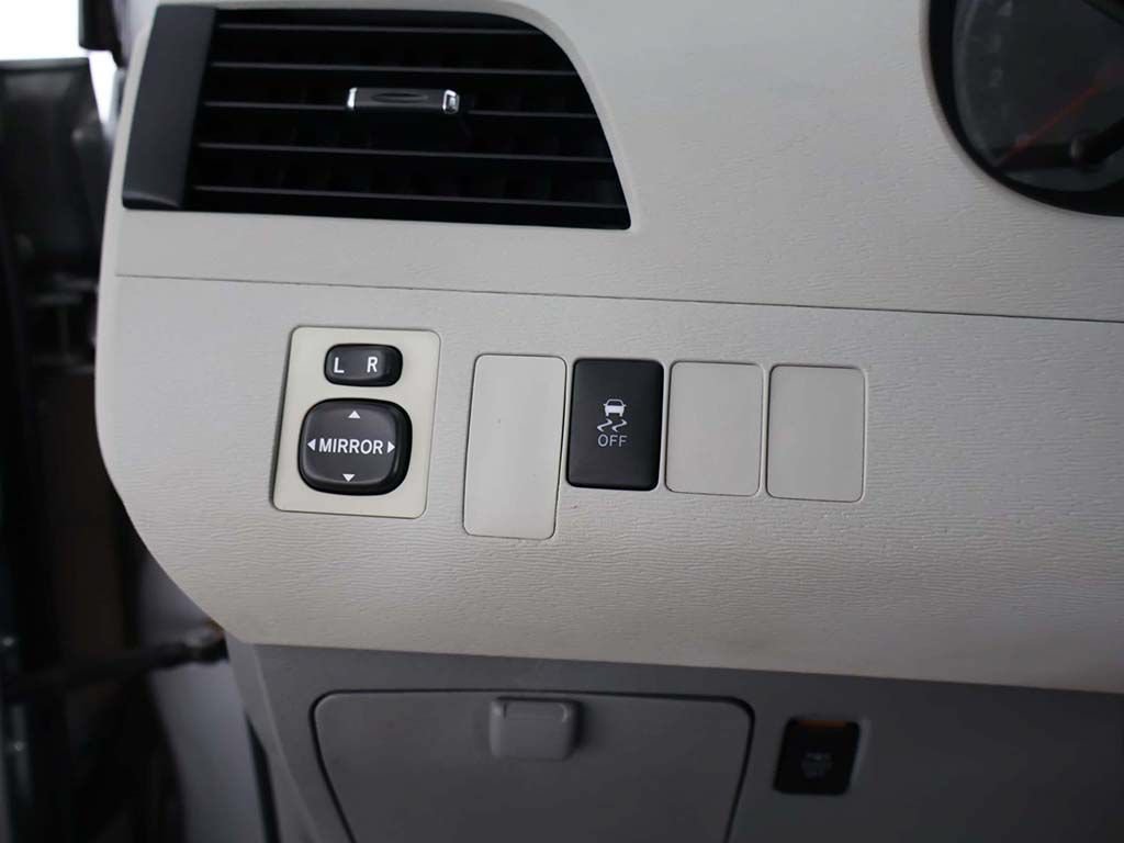 Used 2011 Toyota Sienna LE w/ Towing Pkg FWD image 30