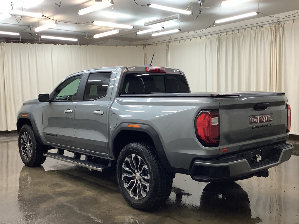 Used 2025 GMC Canyon Denali AWD/4WD image 8