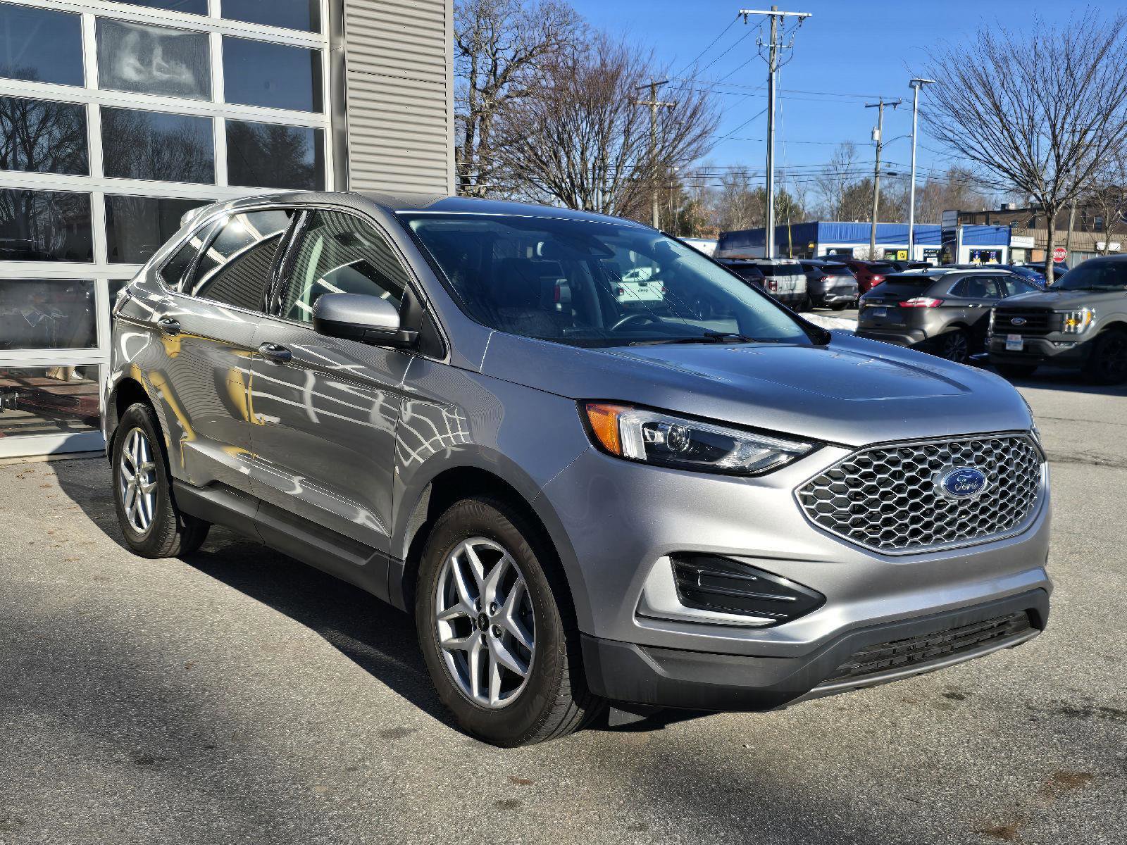 Used 2023 Ford Edge SEL image 1