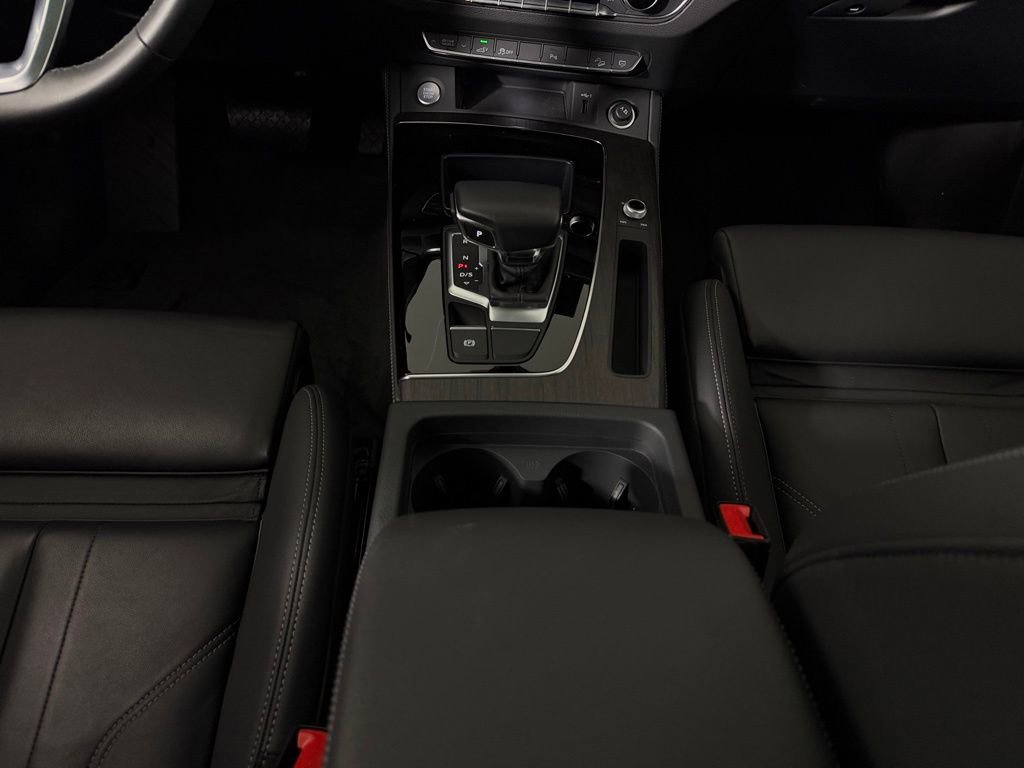 Used 2024 Audi Q5 e Premium Plus w/ Premium Plus Package image 17