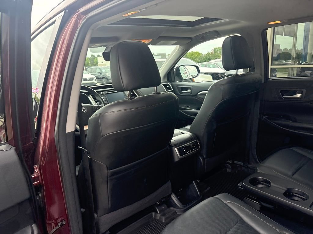 Used 2018 Toyota Highlander Limited w/ Protection Package #3 AWD/4WD image 40