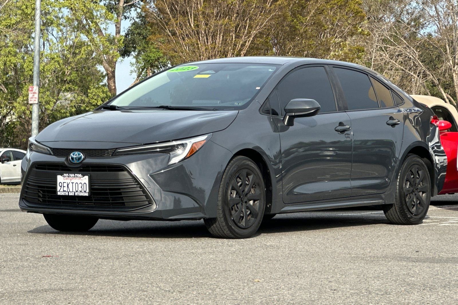 Used 2023 Toyota Corolla LE FWD image 8