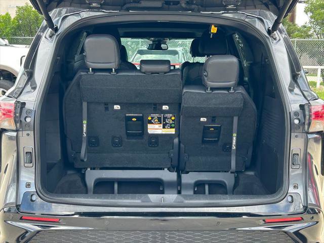 Certified 2025 Toyota Sienna XSE image 15