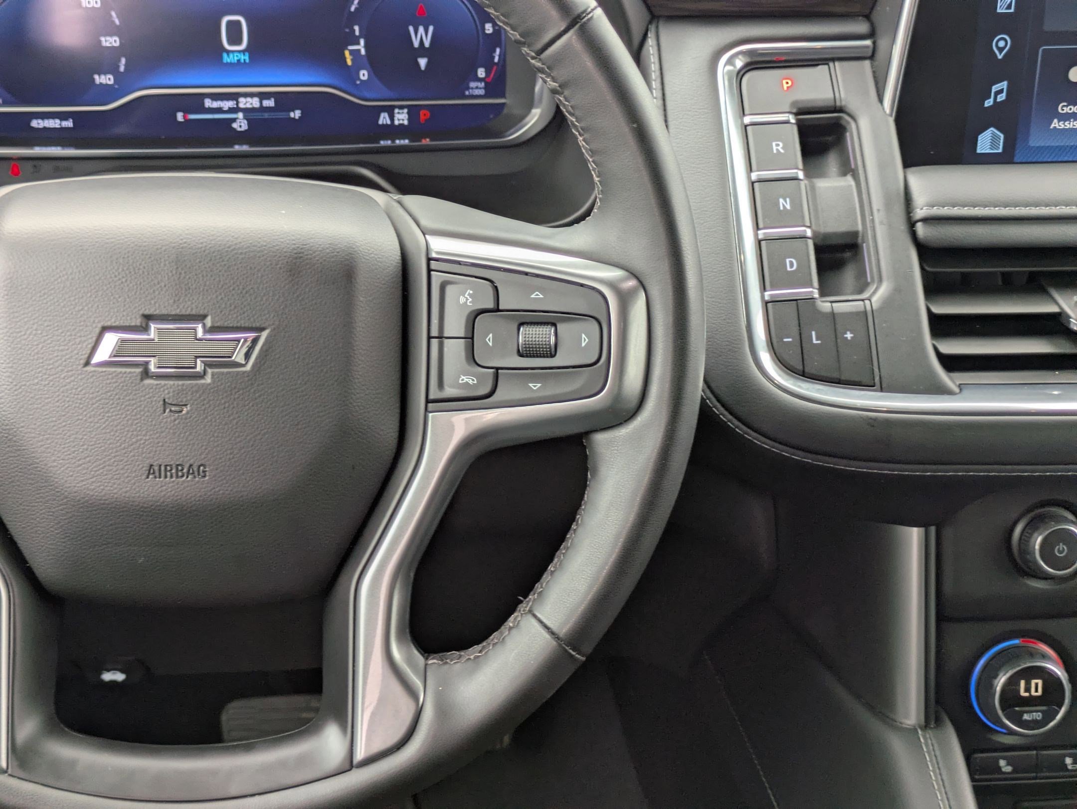 Certified 2024 Chevrolet Suburban Z71 w/ Luxury Package image 21