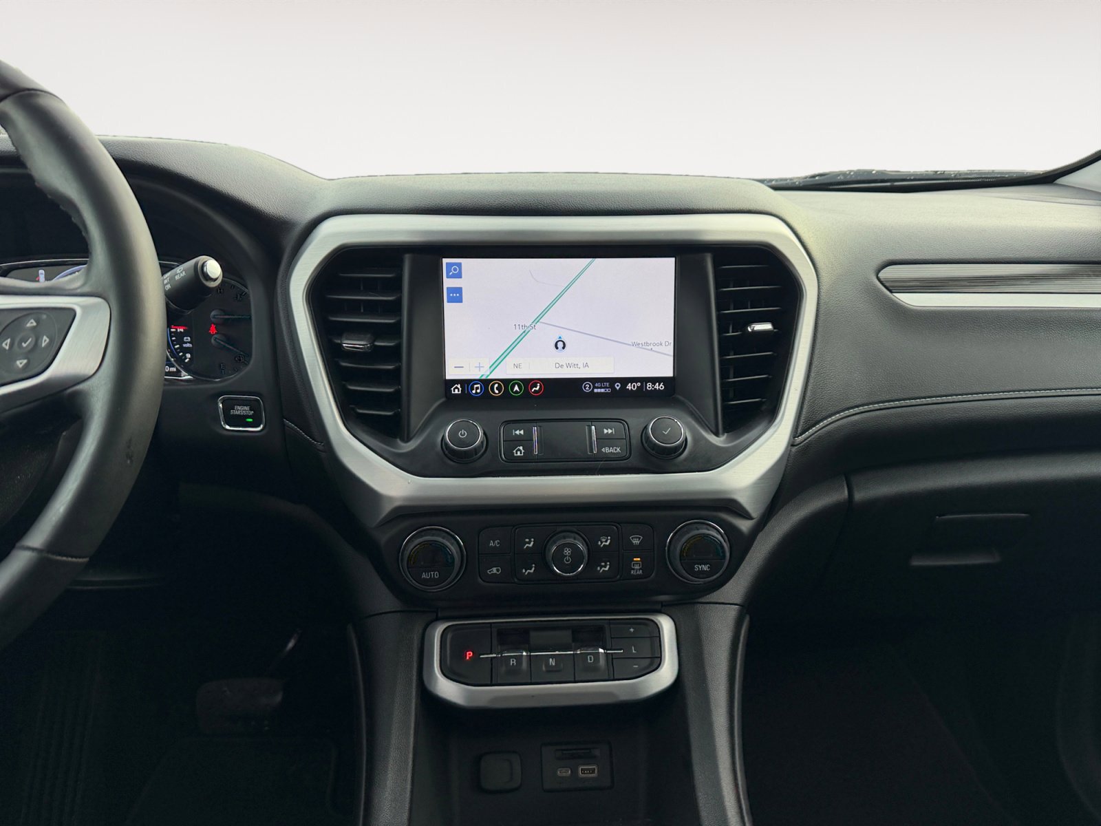 Used 2023 GMC Acadia SLT w/ Technology Package image 11