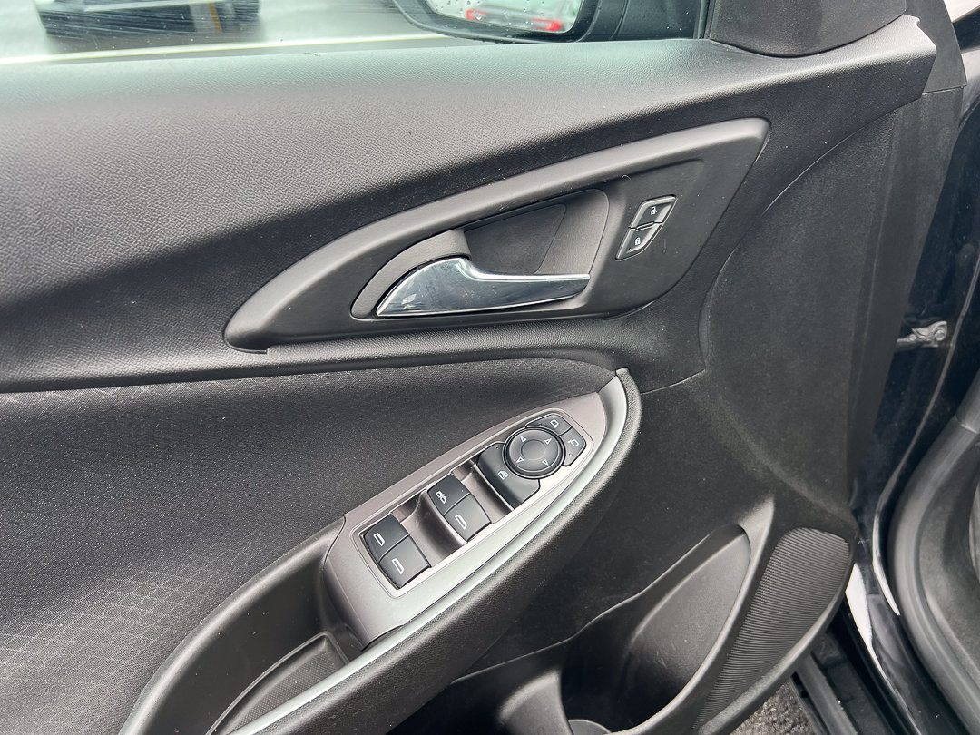 Used 2023 Chevrolet Malibu LT FWD image 11