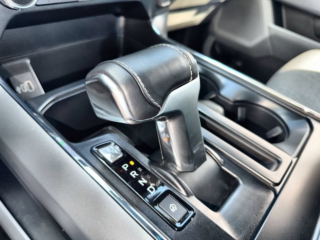 Used 2025 Ford F150 Lightning XLT AWD/4WD image 23