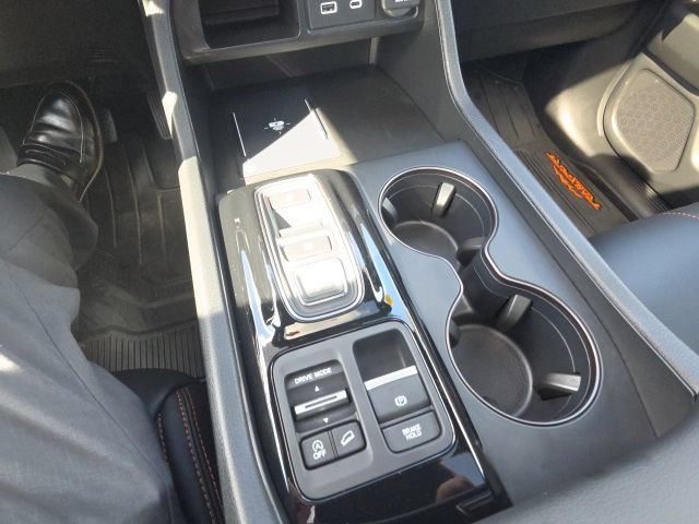 Used 2025 Honda Pilot TrailSport image 32