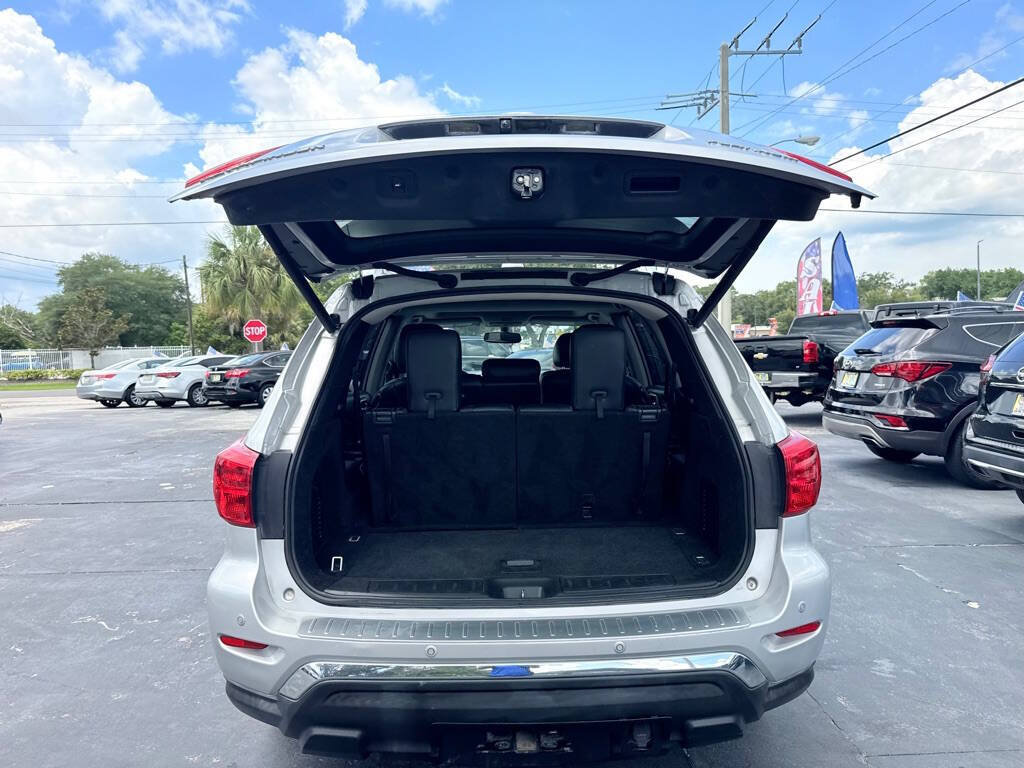 Used 2019 Nissan Pathfinder Platinum FWD image 6