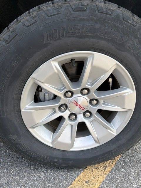 Used 2021 GMC Sierra 1500 4x4 Crew Cab w/ Sierra Value Package image 34