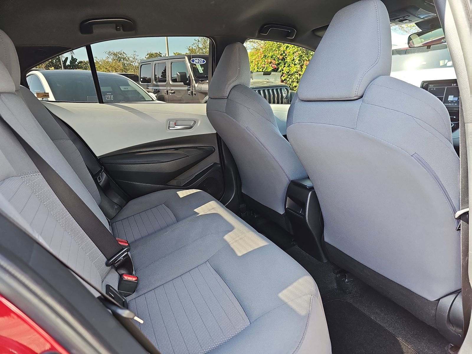 Used 2022 Toyota Corolla SE FWD image 11