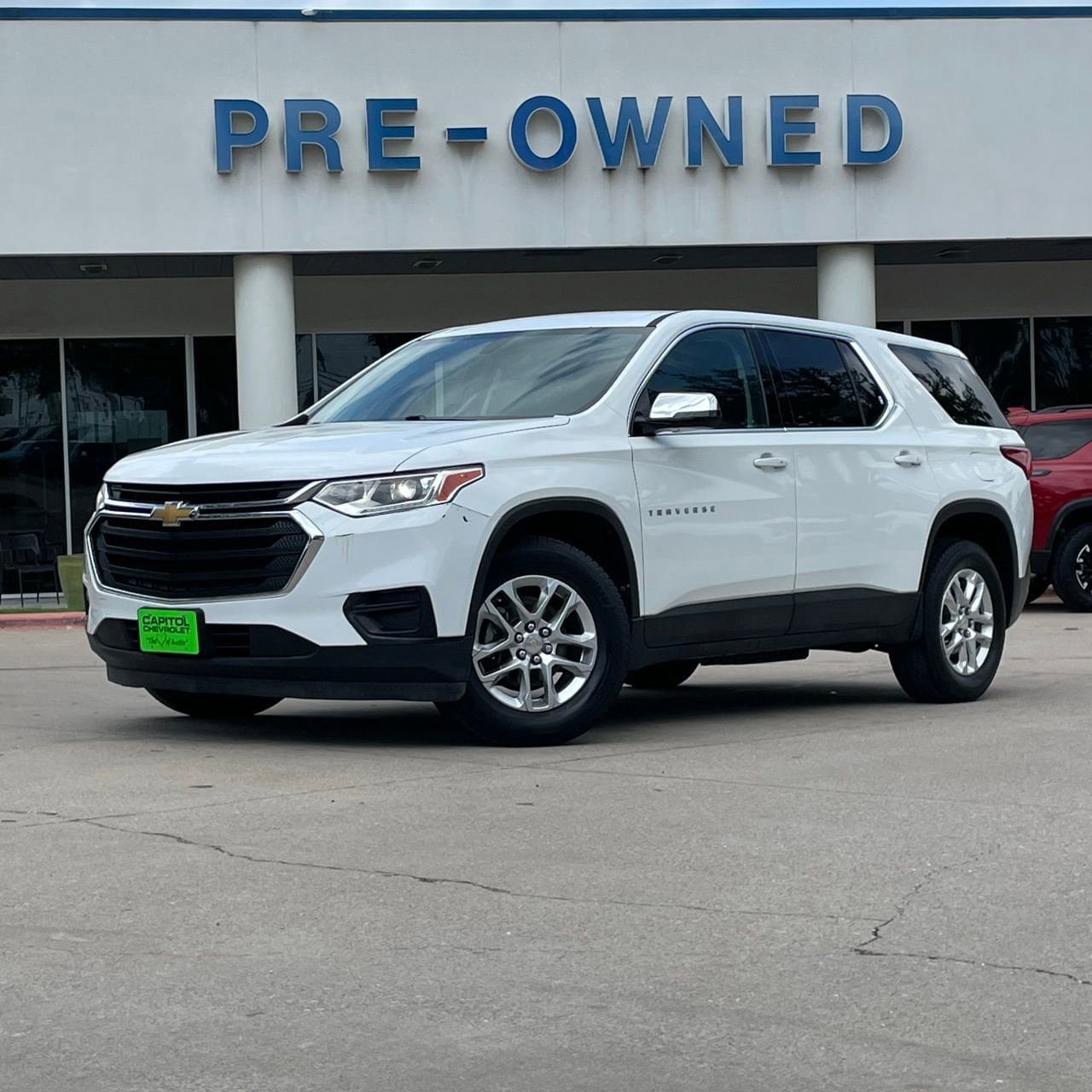 Used 2020 Chevrolet Traverse LS image 2