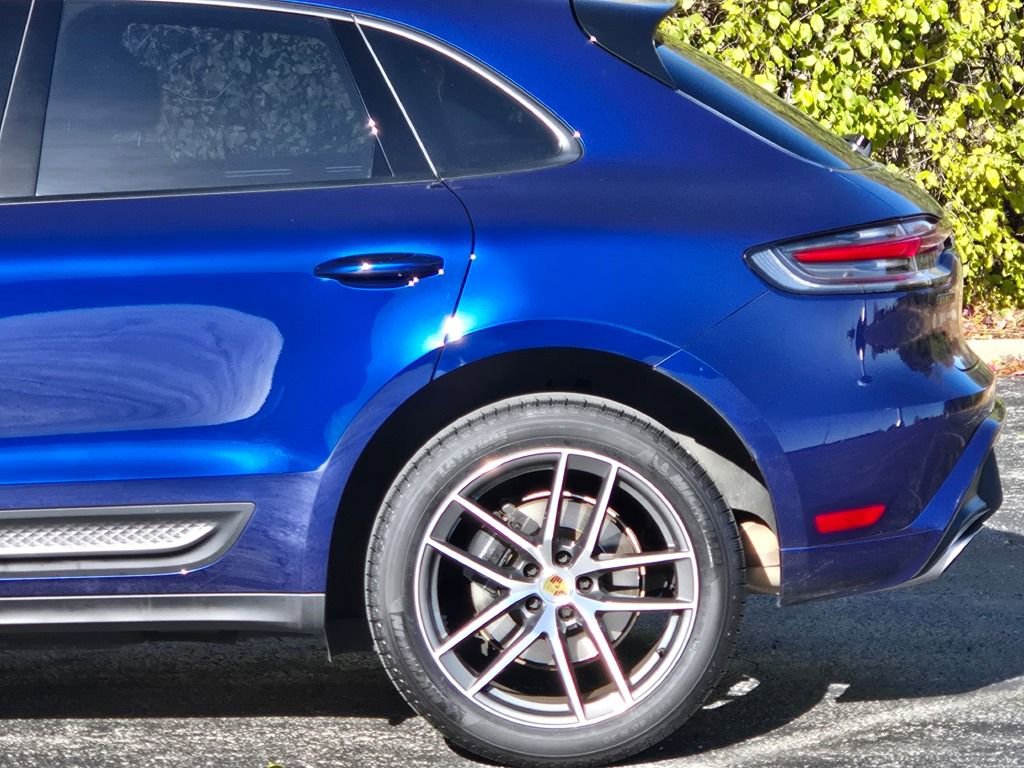 Certified 2024 Porsche Macan image 12