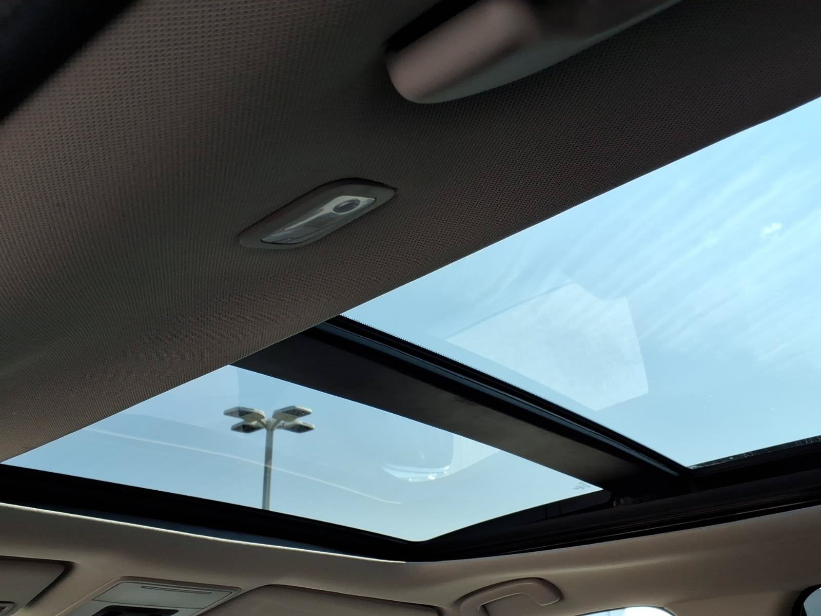 Certified 2025 Honda Pilot Touring image 6