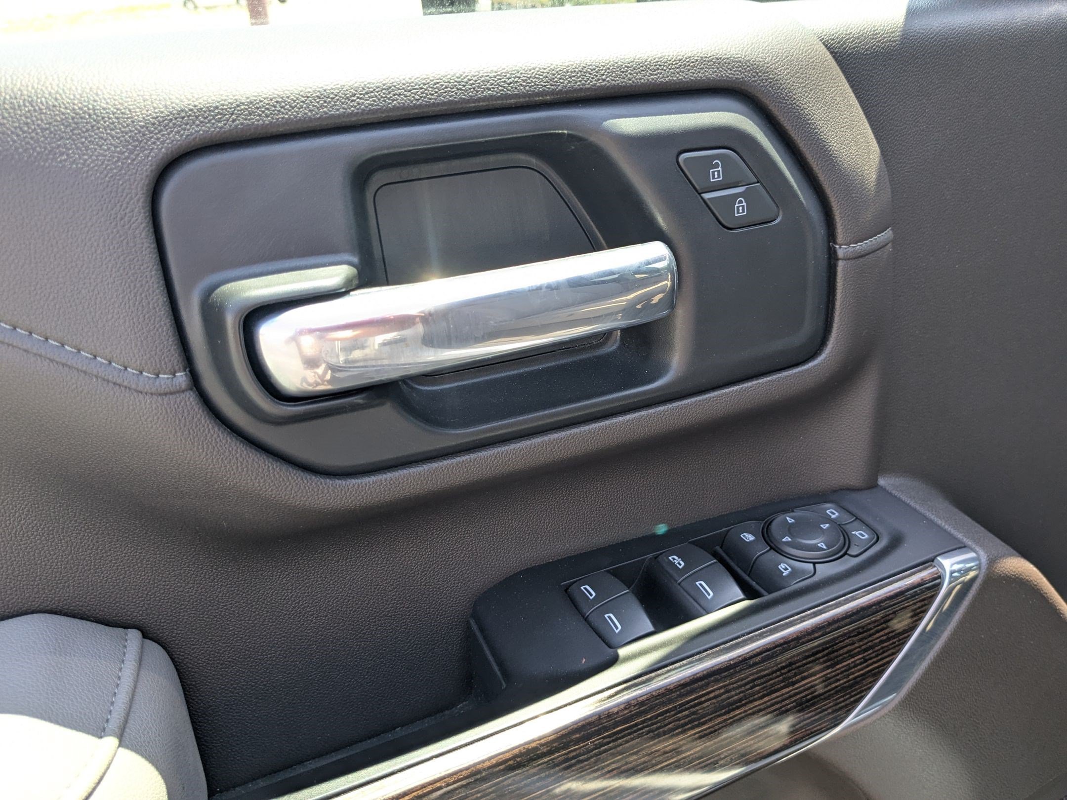 Used 2022 GMC Sierra 3500 SLE w/ SLE Convenience Package AWD/4WD image 14