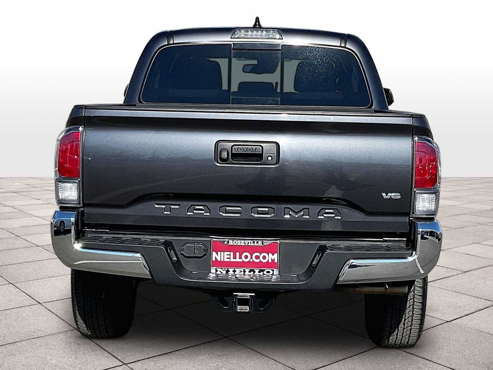 Used 2021 Toyota Tacoma TRD Off-Road AWD/4WD image 8