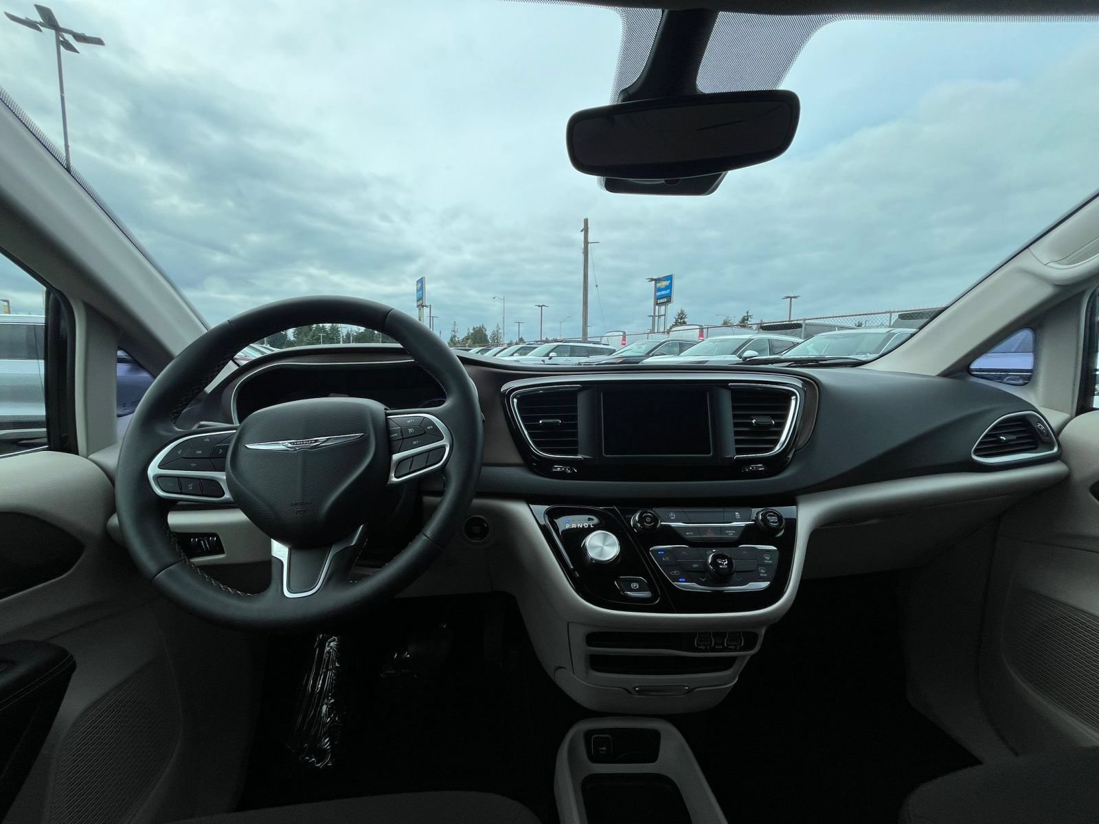 Used 2024 Chrysler Voyager LX FWD image 35