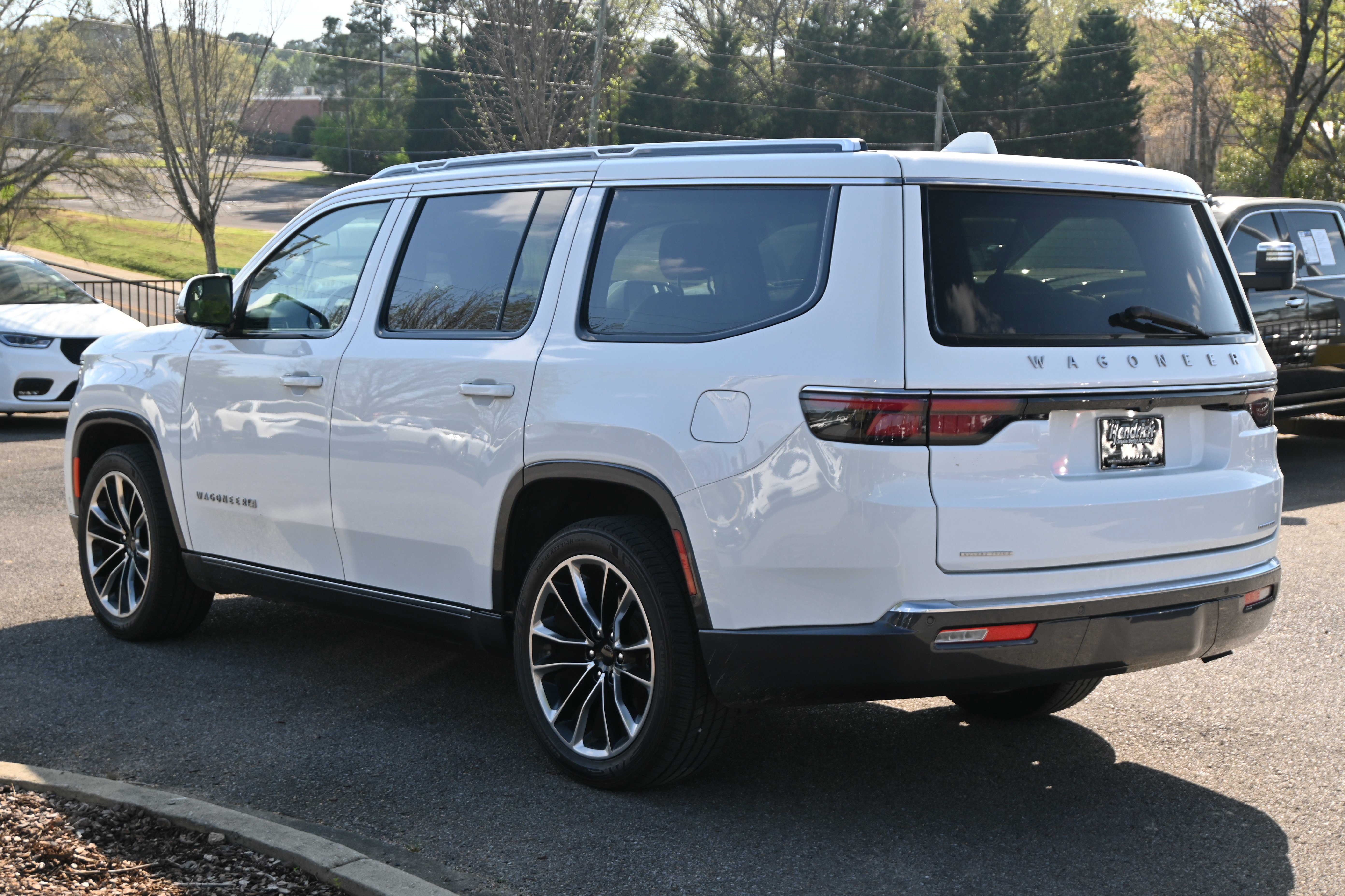 Used 2022 Jeep Wagoneer Series III w/ Premium Group I image 11