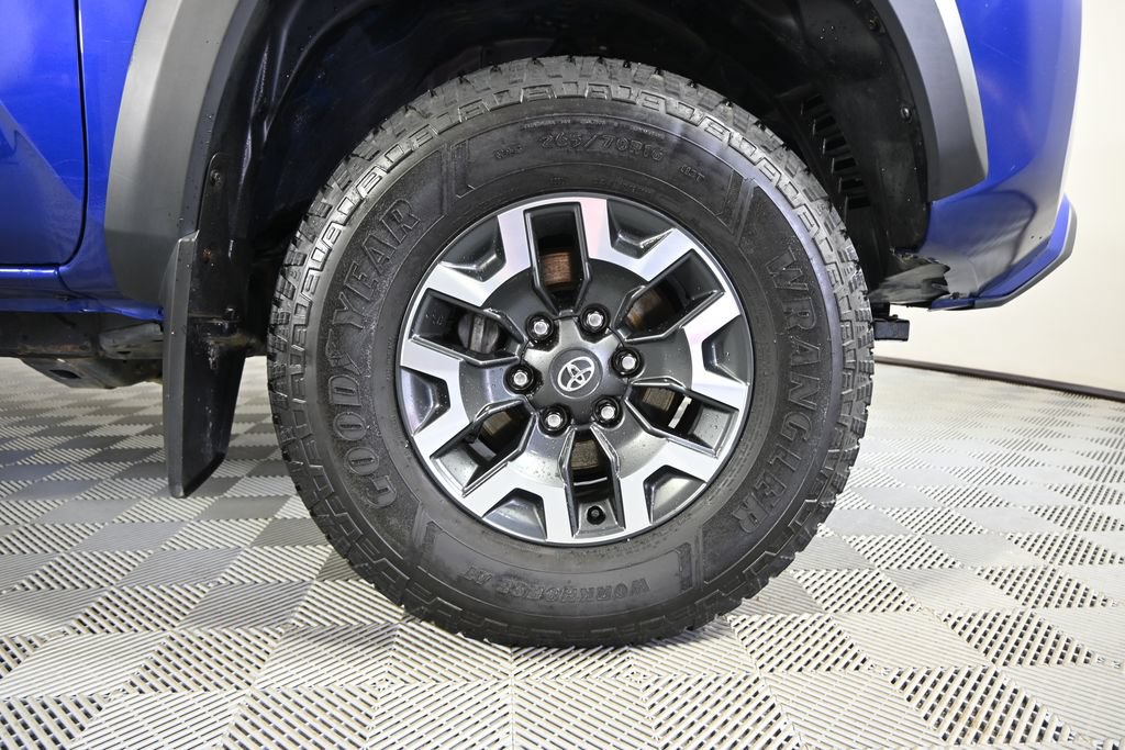 Used 2022 Toyota Tacoma TRD Off-Road w/ Technology Package AWD/4WD image 12