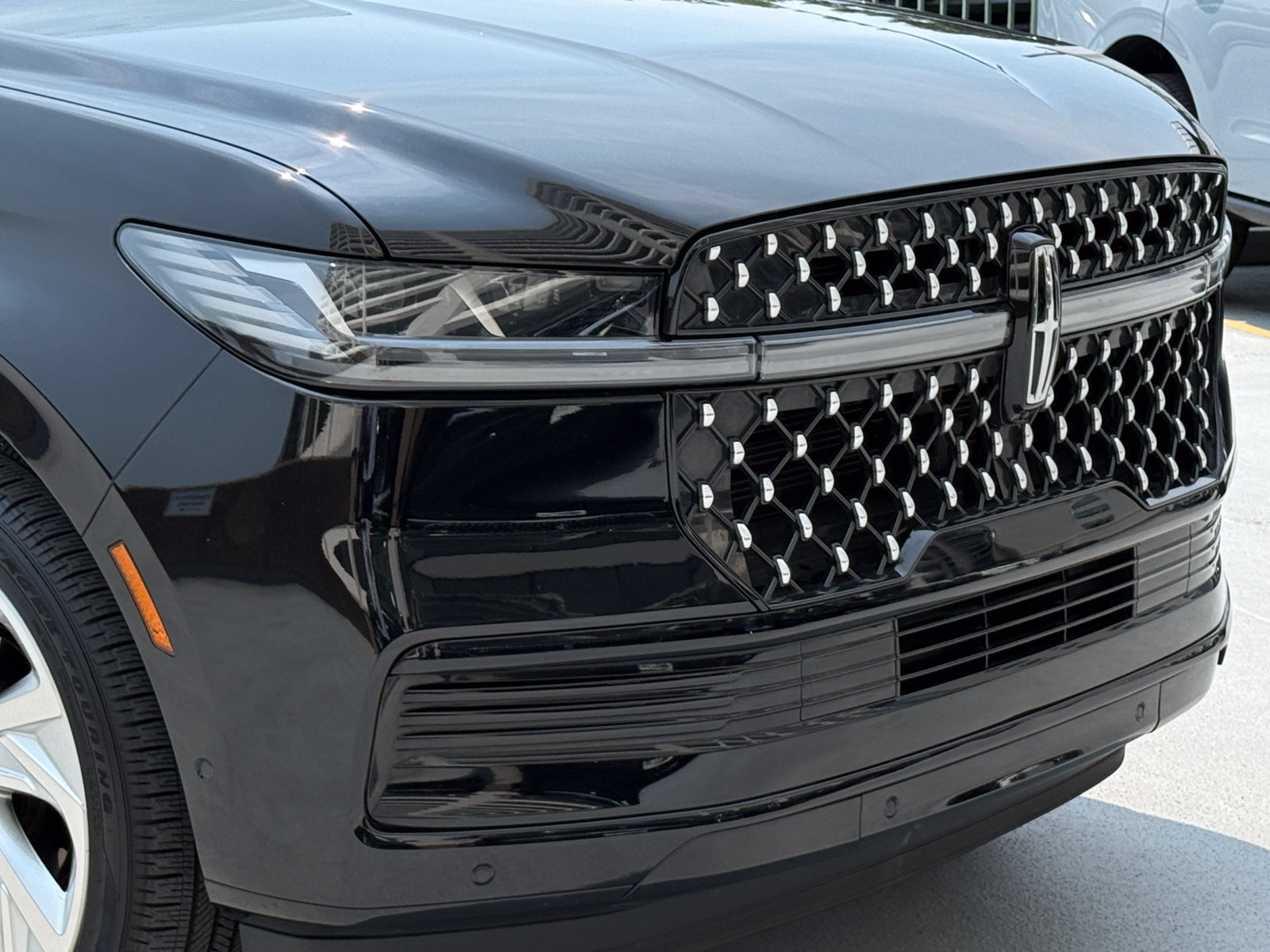 Certified 2025 Lincoln Navigator L Black Label AWD/4WD image 9