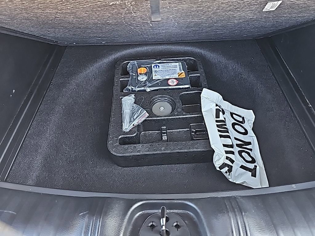 Used 2025 Jeep Compass Limited image 33