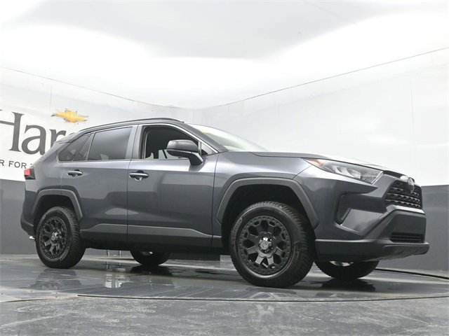Used 2019 Toyota RAV4 LE image 2