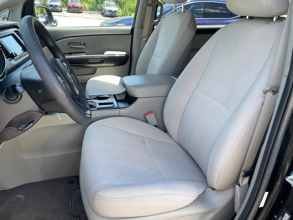 Used 2020 Kia Sedona LX FWD image 6