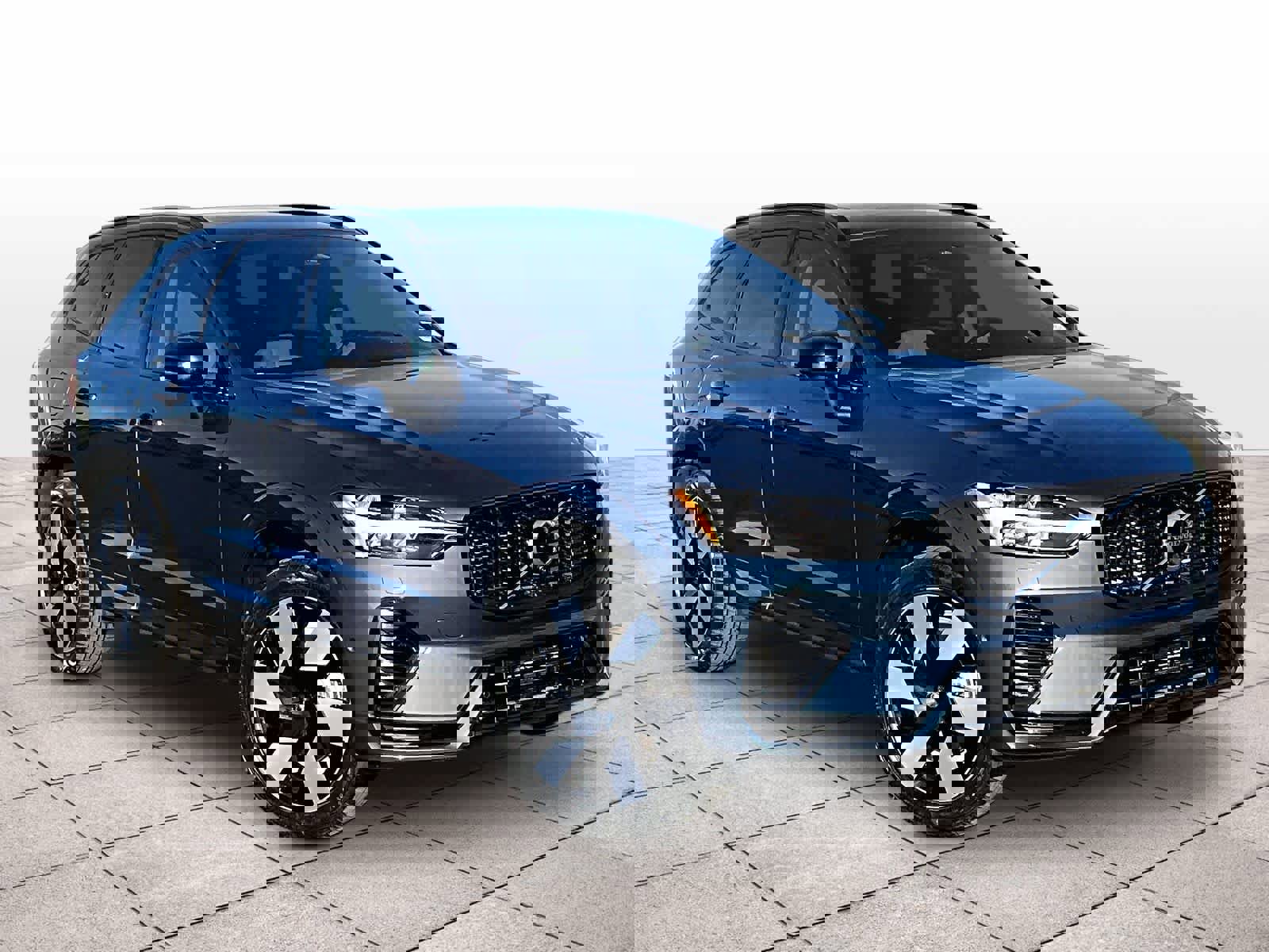 Used 2025 Volvo XC60 T8 Plus w/ Protection Package Premier image 2