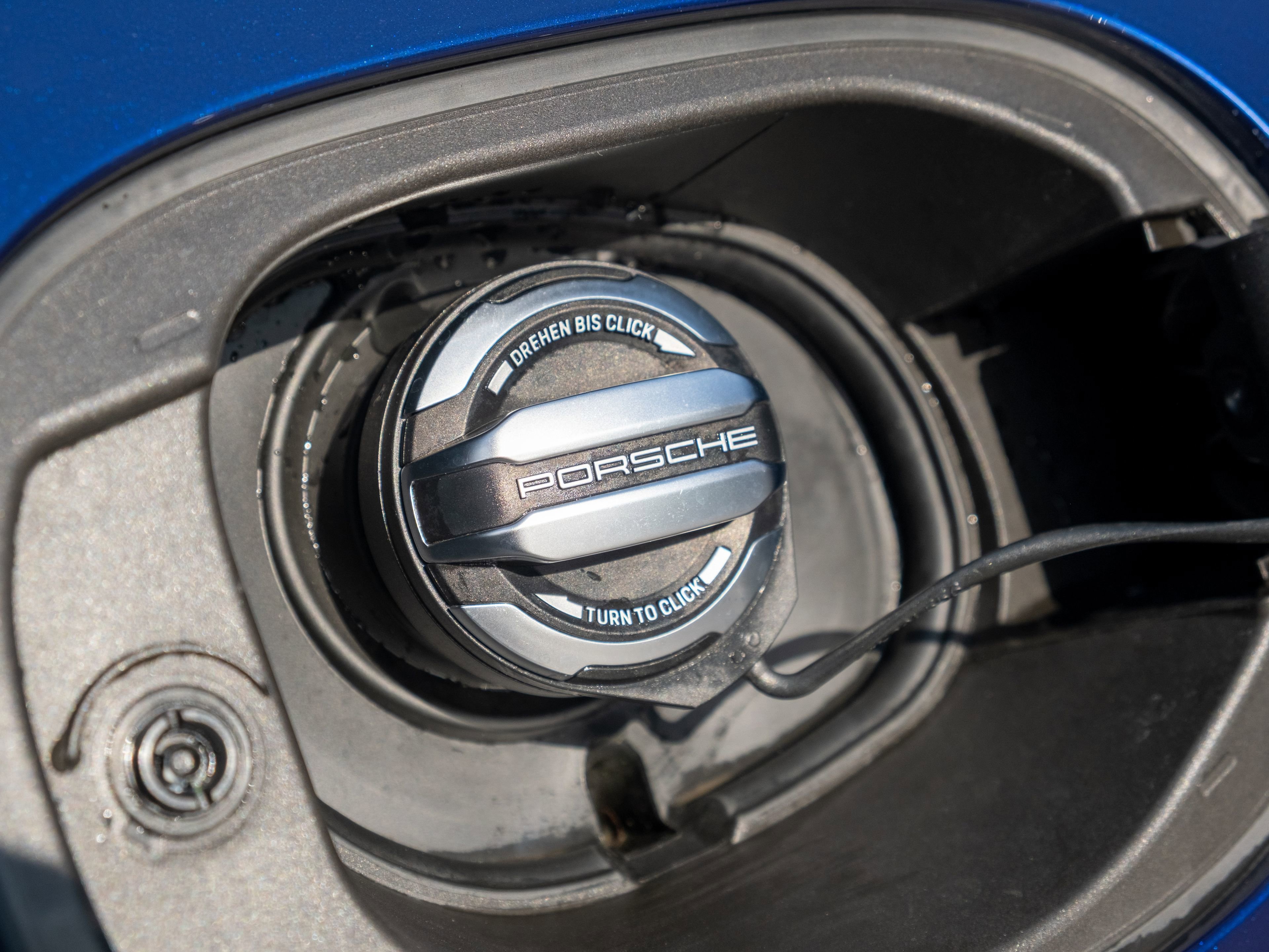 Certified 2023 Porsche Macan AWD/4WD image 39