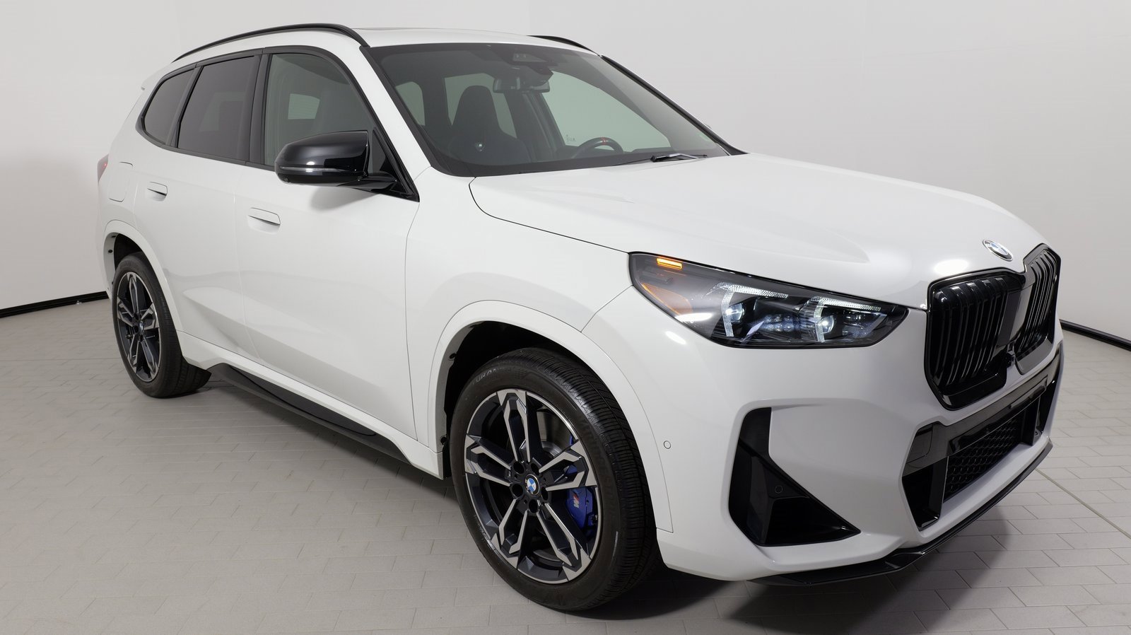 Used 2024 BMW X1 M35i w/ Premium Package image 8