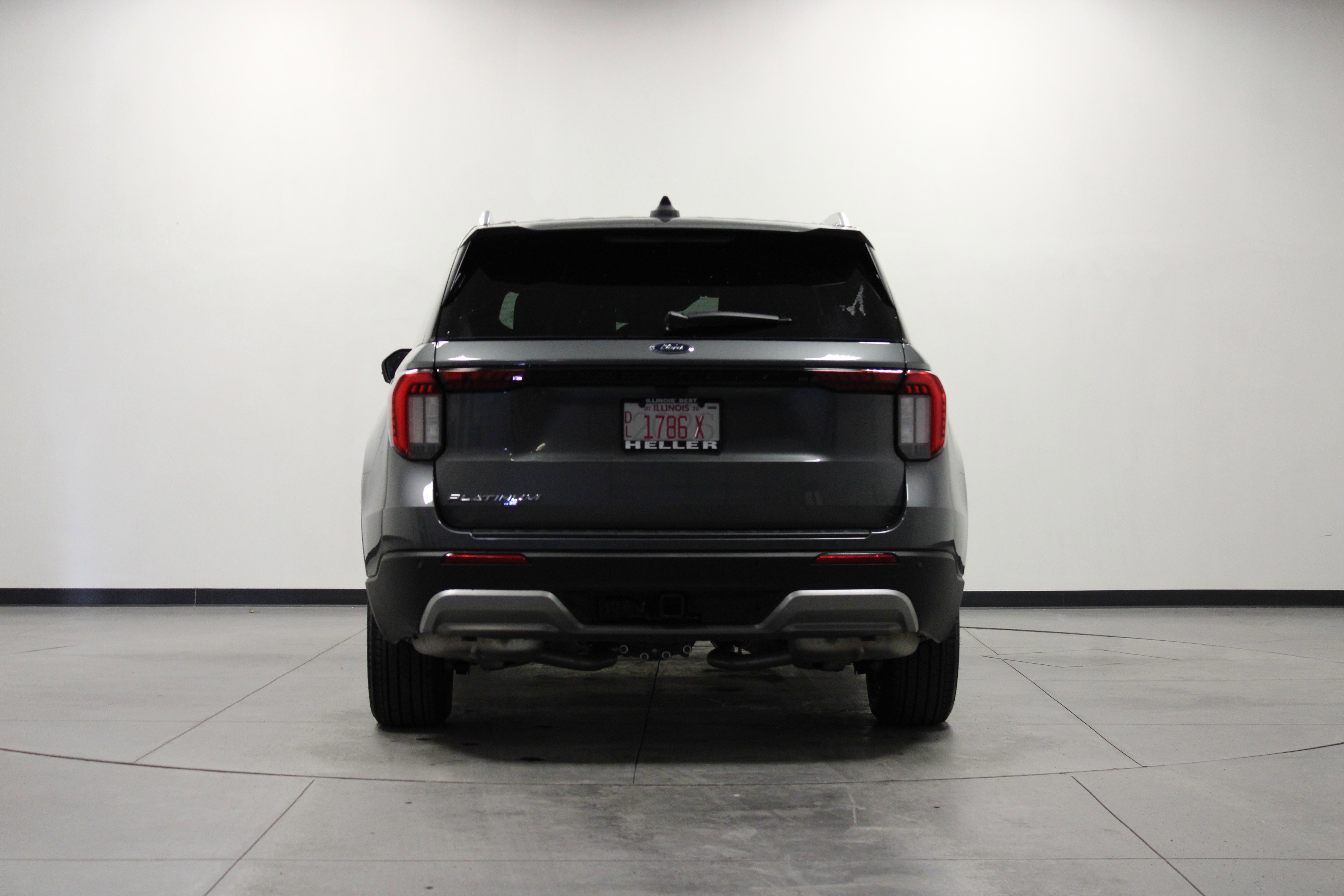 Used 2025 Ford Explorer Platinum image 5