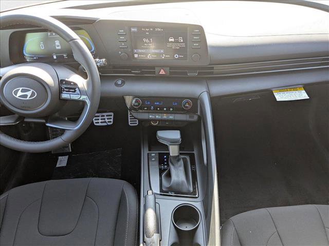 New 2025 Hyundai Elantra Sport image 17